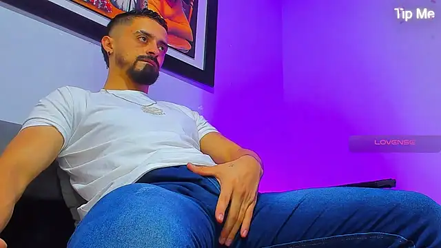 Snapshot of MAXIMUS_MASTE3 chatting on October 16, 2025, 9:16 pm MAXIMUS MASTE3 online show from October 16, 2025, 9:16 pm