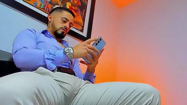 Snapshot of MAXIMUS_MASTE3 chatting on November 2, 2025, 5:26 pm MAXIMUS MASTE3 online show from November 2, 2025, 5:26 pm