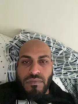 Snapshot of islandvybee55 chatting on February 16, 2025, 7:49 pm islandvybee55 online show from February 16, 2025, 7:49 pm