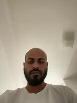 Snapshot of islandvybee55 chatting on March 9, 2025, 8:31 pm islandvybee55 online show from March 9, 2025, 8:31 pm