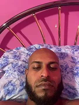 islandvybee55 online show from February 20, 2026, 2:52 am