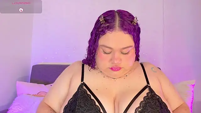 lunitaa0 online show from June 6, 2026, 9:36 am