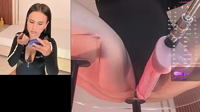 Snapshot of CookiesAndBoots chatting on October 15, 2025, 5:40 am CookiesAndBoots online show from October 15, 2025, 5:40 am