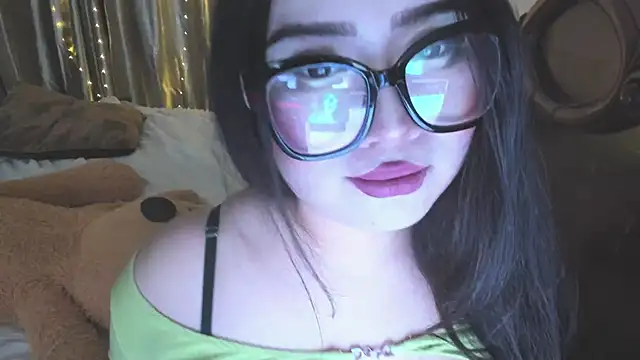 Snapshot of cutie_sakura chatting on December 23, 2024, 2:17 pm cutie sakura online show from December 23, 2024, 2:17 pm