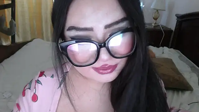 Snapshot of cutie_sakura chatting on March 4, 2025, 4:17 am cutie sakura online show from March 4, 2025, 4:17 am