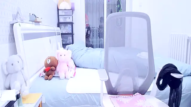 CN-Lily online show from January 13, 2025, 11:41 am