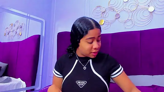 Sofi Fox  online show from February 28, 2025, 1:14 pm