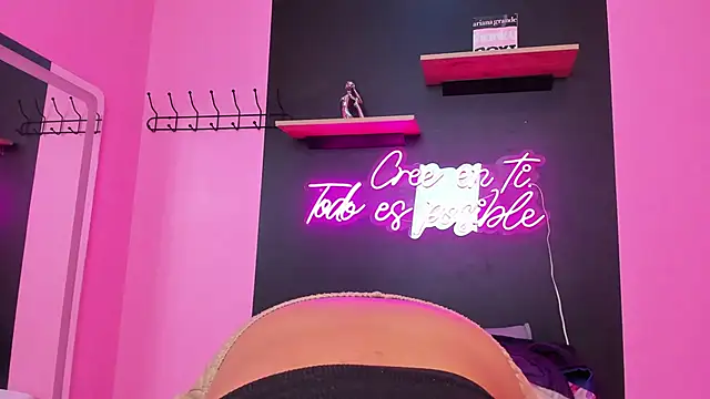 Sofi Fox  online show from March 14, 2025, 1:13 pm