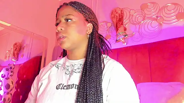 Snapshot of Sofi_Fox_ chatting on July 10, 2026, 4:28 am Sofi Fox online show from July 10, 2026, 4:28 am