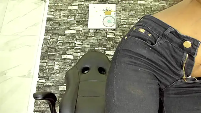 Kaitllyn Queen online show from March 6, 2025, 12:32 am