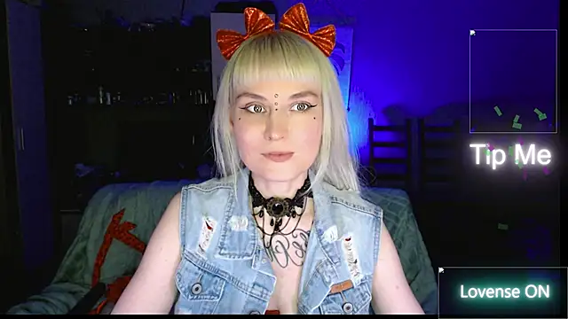 mischellemeow13 online show from May 14, 2026, 11:11 pm