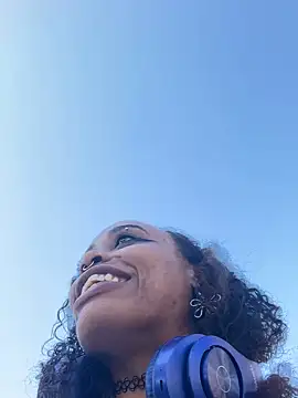 loveluna8 online show from February 25, 2025, 8:41 pm