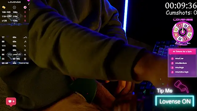 Snapshot of coupleofficial chatting on January 23, 2025, 10:01 pm coupleofficial online show from January 23, 2025, 10:01 pm