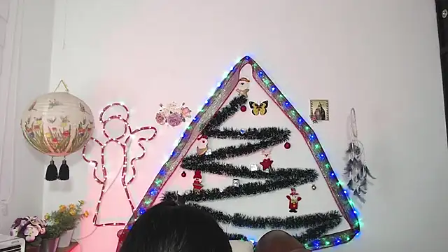 FernandaEloisa online show from December 27, 2024, 6:31 pm