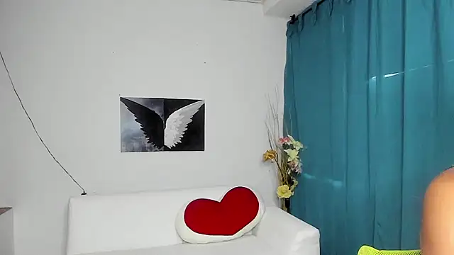 FernandaEloisa online show from December 21, 2025, 9:55 pm