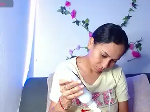 Cereza horny online show from December 4, 2024, 5:05 am