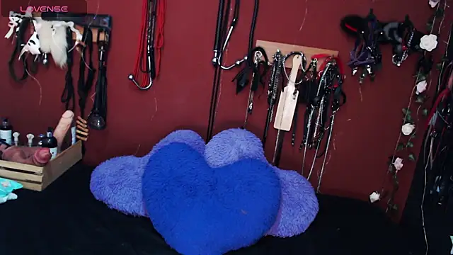 gretahardsex online show from November 27, 2025, 7:38 pm