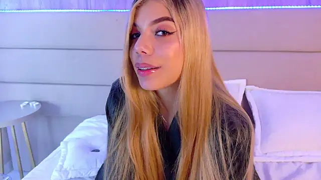 Snapshot of ValeSwift chatting on March 18, 2025, 3:31 pm ValeSwift online show from March 18, 2025, 3:31 pm