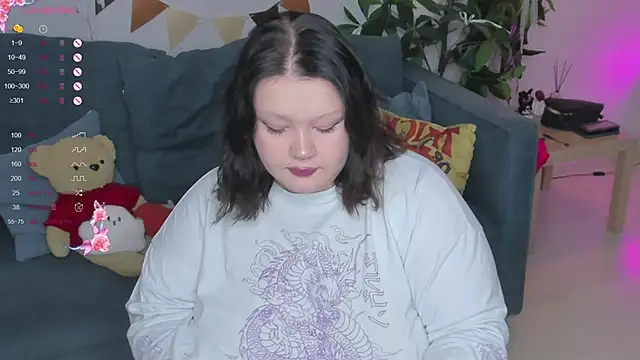 Snapshot of LilyBelll chatting on October 4, 2025, 8:29 pm LilyBelll online show from October 4, 2025, 8:29 pm