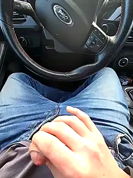 Snapshot of Titanhoott chatting on January 11, 2025, 11:12 am Titanhoott online show from January 11, 2025, 11:12 am