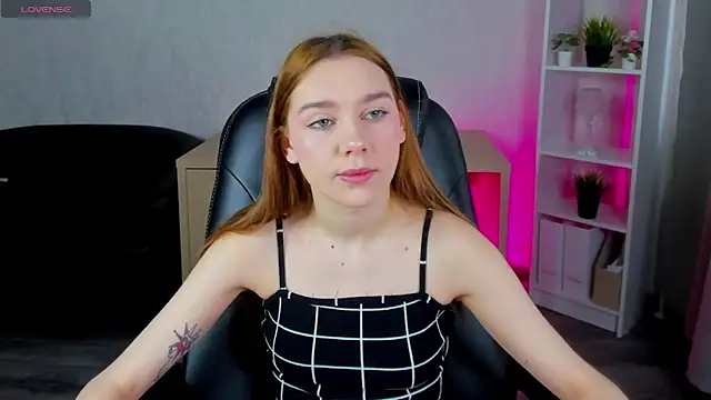 Snapshot of Lesi_Moonie01 chatting on February 4, 2025, 8:13 am Lesi Moonie01 online show from February 4, 2025, 8:13 am