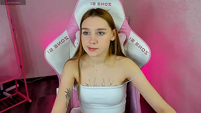 Snapshot of Lesi_Moonie01 chatting on February 7, 2025, 8:33 am Lesi Moonie01 online show from February 7, 2025, 8:33 am