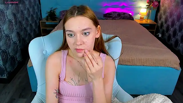 Snapshot of Lesi_Moonie01 chatting on March 19, 2025, 2:24 pm Lesi Moonie01 online show from March 19, 2025, 2:24 pm