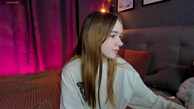 Snapshot of Lesi_Moonie01 chatting on October 29, 2025, 9:33 am Lesi Moonie01 online show from October 29, 2025, 9:33 am