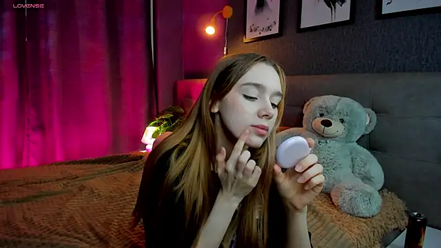 Snapshot of Lesi_Moonie01 chatting on November 19, 2025, 9:42 am Lesi Moonie01 online show from November 19, 2025, 9:42 am