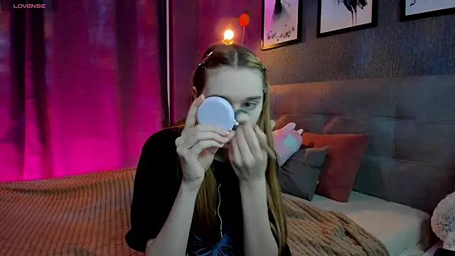 Snapshot of Lesi_Moonie01 chatting on November 24, 2025, 8:58 am Lesi Moonie01 online show from November 24, 2025, 8:58 am