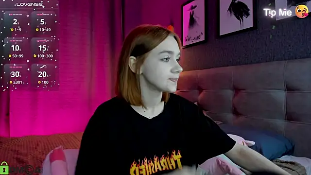 Snapshot of Lesi_Moonie01 chatting on May 6, 2026, 9:25 am Lesi Moonie01 online show from May 6, 2026, 9:25 am