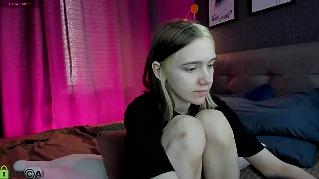 Snapshot of Lesi_Moonie01 chatting on August 2, 2026, 9:30 am Lesi Moonie01 online show from August 2, 2026, 9:30 am