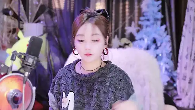 Snapshot of Missy_Nana21 chatting on January 18, 2025, 4:10 pm Missy Nana21 online show from January 18, 2025, 4:10 pm