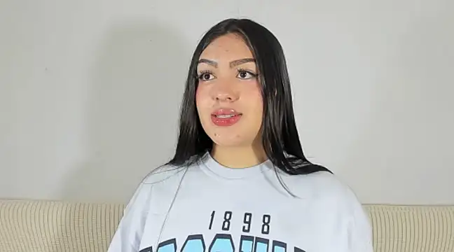 Sweet-Sophiee online show from January 24, 2025, 2:51 pm