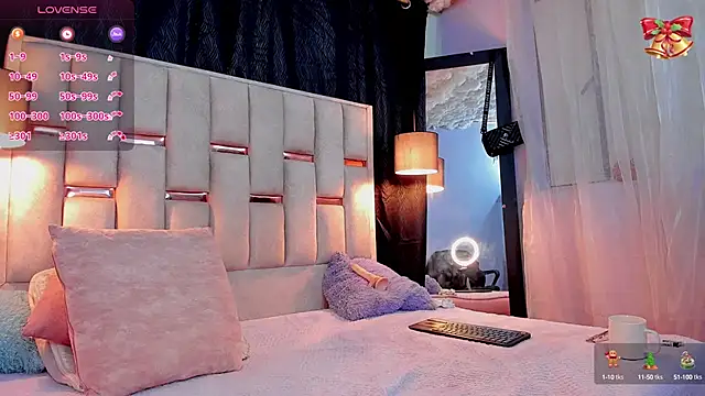 Snapshot of Nathan_Smith_ chatting on January 9, 2025, 10:52 pm Nathan Smith online show from January 9, 2025, 10:52 pm