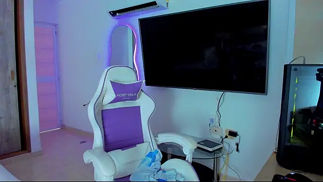 kittyandrick online show from November 13, 2025, 11:58 pm