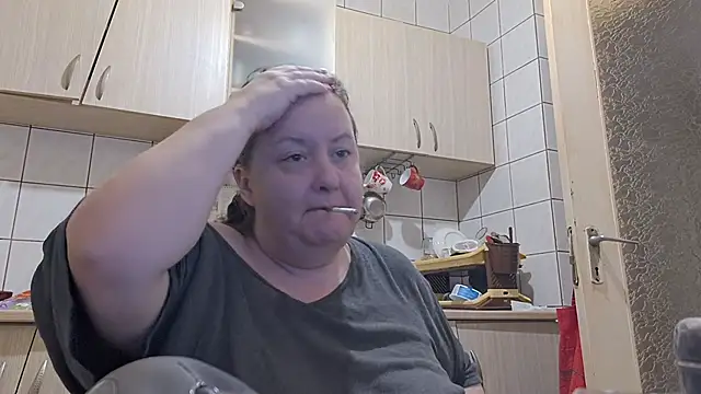 Snapshot of melissaBlessing chatting on October 12, 2025, 2:10 am melissaBlessing online show from October 12, 2025, 2:10 am