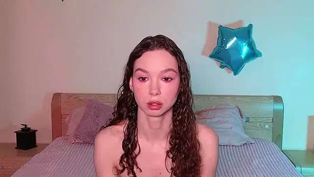 Snapshot of katycrown chatting on December 8, 2024, 10:19 am katycrown online show from December 8, 2024, 10:19 am