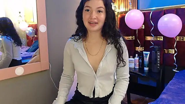 lilimini032 online show from July 9, 2026, 9:08 pm