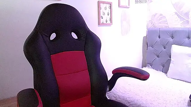 Snapshot of violletha chatting on February 4, 2025, 12:22 pm violletha online show from February 4, 2025, 12:22 pm