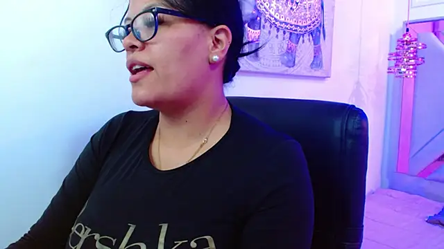 Snapshot of violletha chatting on May 8, 2026, 12:32 pm violletha online show from May 8, 2026, 12:32 pm
