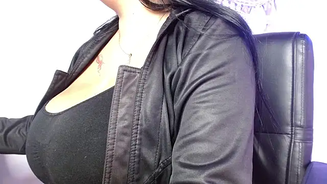 Snapshot of violletha chatting on May 9, 2026, 12:32 pm violletha online show from May 9, 2026, 12:32 pm