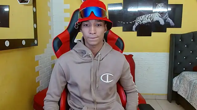 jose sexycumm online show from September 19, 2025, 8:42 pm