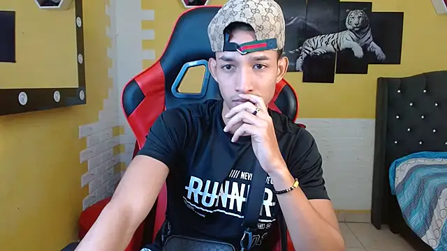 jose sexycumm online show from October 5, 2025, 7:12 pm