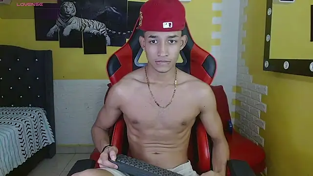 jose sexycumm online show from October 22, 2025, 7:35 pm