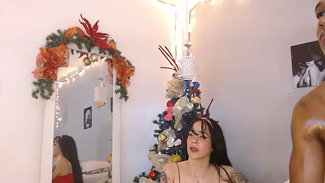 Snapshot of Kimandyuk chatting on December 18, 2024, 10:35 pm Kimandyuk online show from December 18, 2024, 10:35 pm