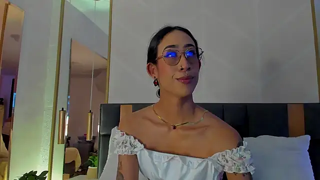 GabyPetit online show from February 2, 2026, 7:56 pm