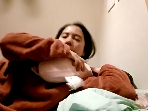 Snapshot of doggiepossession chatting on January 31, 2025, 3:11 pm doggiepossession online show from January 31, 2025, 3:11 pm