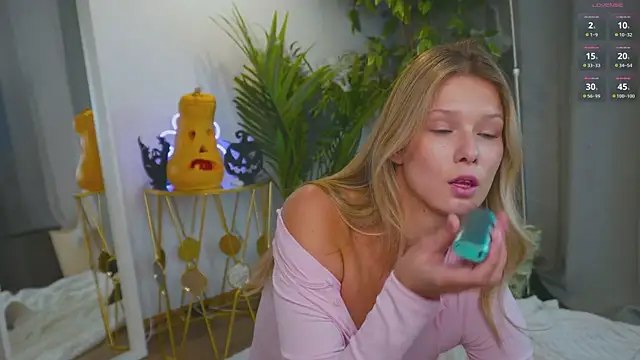 Snapshot of _Katie_Dierse chatting on October 30, 2025, 2:18 pm Katie Dierse online show from October 30, 2025, 2:18 pm