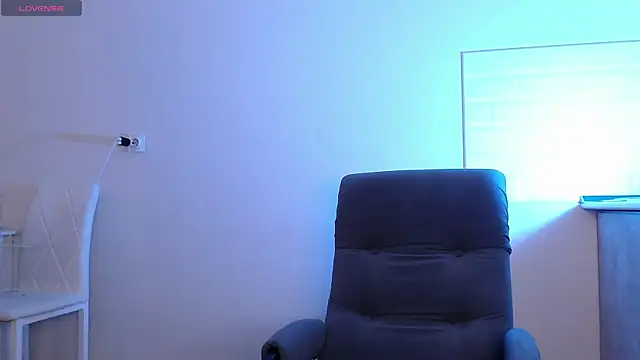 Eva Hailey  online show from October 22, 2025, 4:02 am